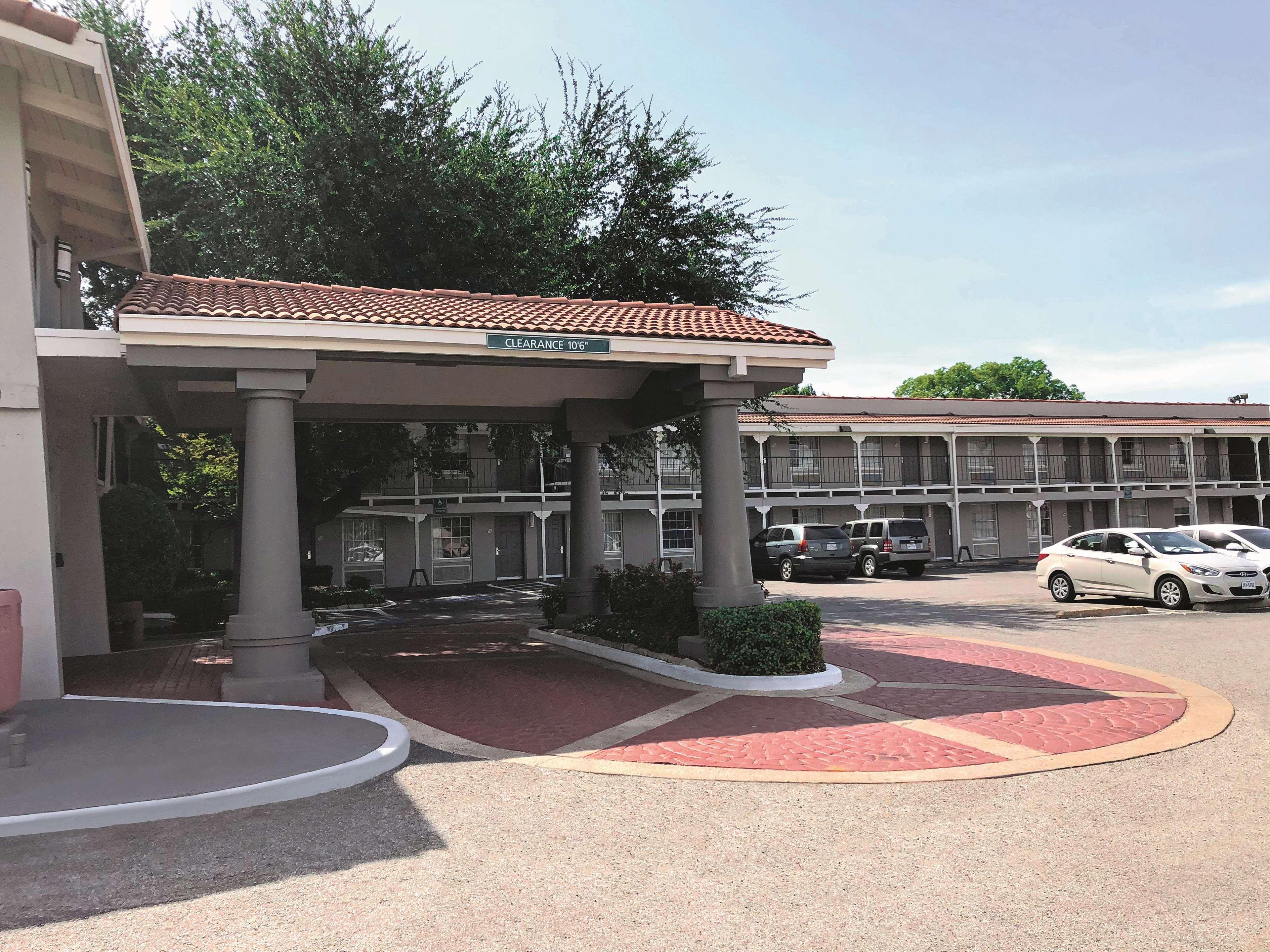 La Quinta Inn By Wyndham Dallas Uptown Exteriör bild