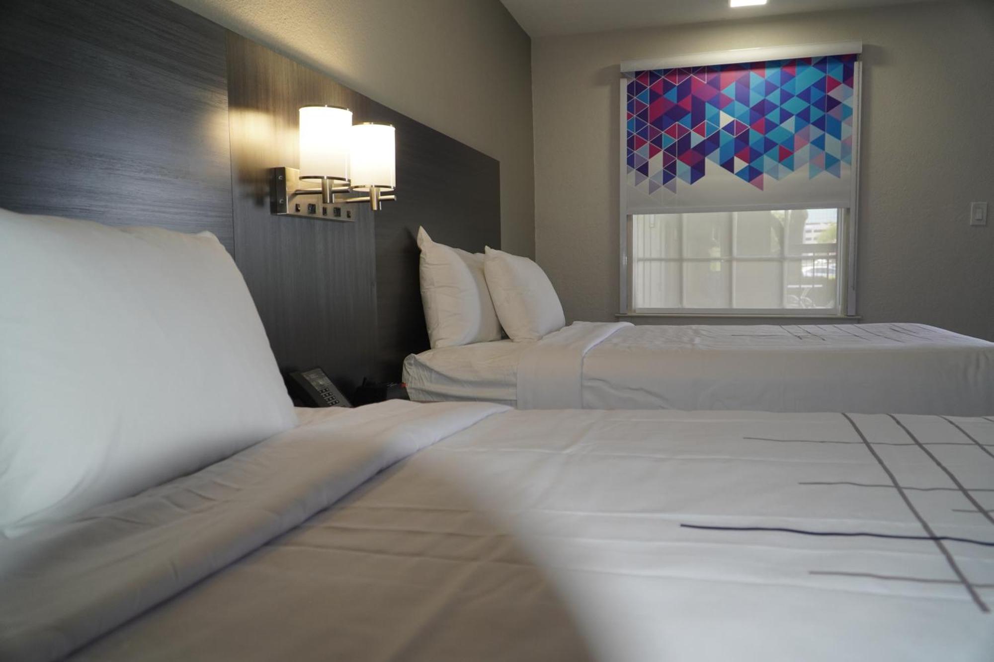 La Quinta Inn By Wyndham Dallas Uptown Exteriör bild