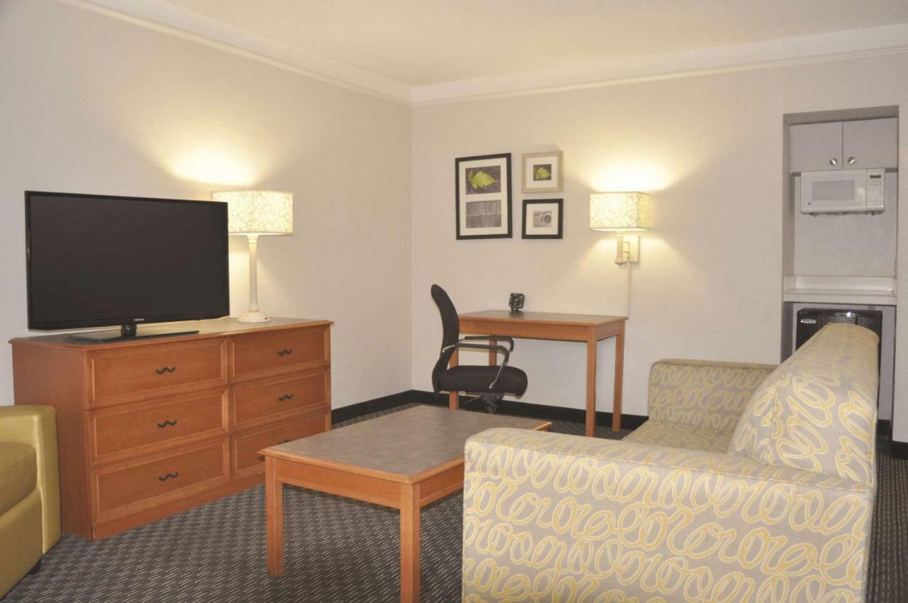 La Quinta Inn By Wyndham Dallas Uptown Exteriör bild